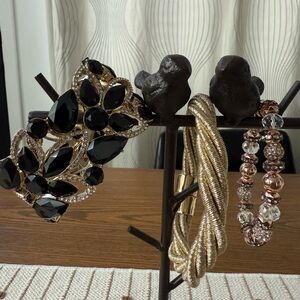 Elegant Black and Gold Jewelry Set